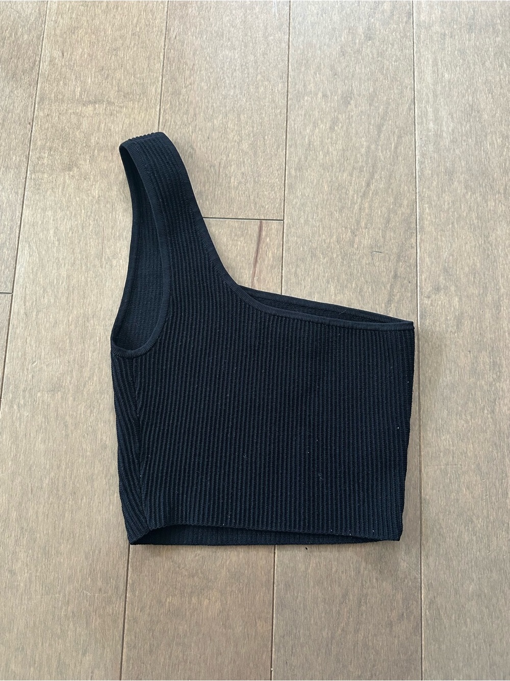 Aritzia Babaton Sculpt Knit Black One-Shoulder Ribbed Crop